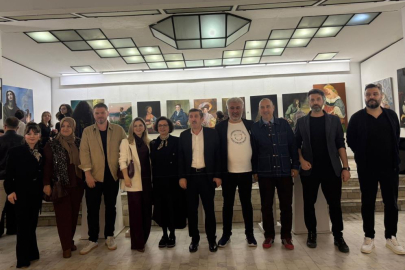 Bursa'da genç sanatçılar eserlerini karekodla dijitale taşıdı