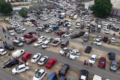 Bayram öncesi Bursa oto pazarında yoğunluk