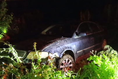 Bursa'da tarlaya uçtuğu otomobilini bırakıp gitti