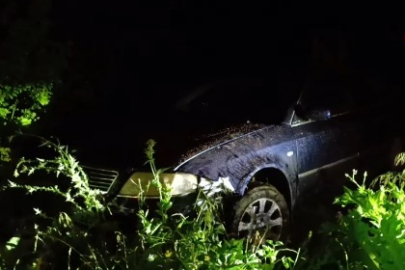Bursa'da tarlaya uçtuğu otomobilini bırakıp gitti
