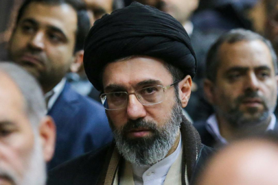 İran, Hamaney’in saldırıla sırasında yaralandığını doğruladı
