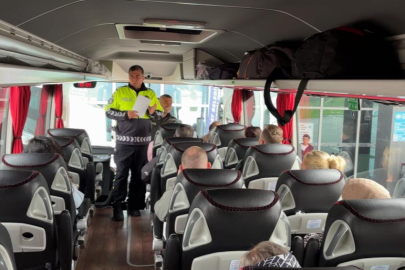 Trafik polislerinden sürücü ve yolculara uyarı