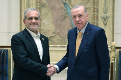 Cumhurbaşkanı Erdoğan, Pezeşkiyan ile görüştü