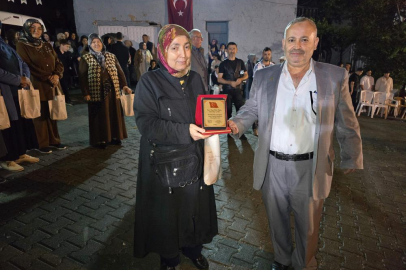 Yunan askerine geçit vermeyen dedelerini andılar