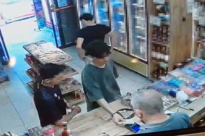 Bursa'da yolda buldukları kartla alışveriş yaptılar