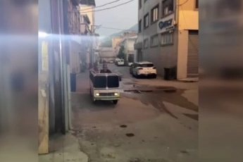 Bursa'da hayalini süsleyen otobüsün minyatürünü yaptı