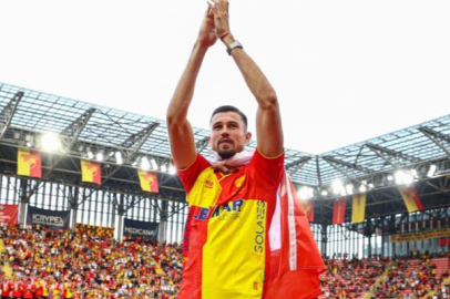 Göztepe kalecisi, Lech Poznan yolcusu