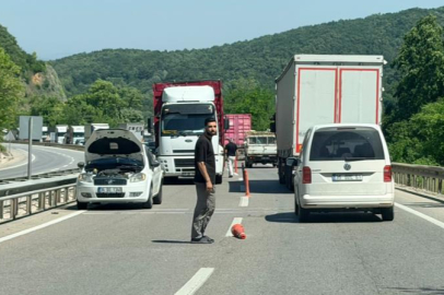Arızalanan otomobil, Yalova-Bursa karayolunu kitledi