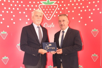 Mobilya sektörünün güncel üretim deneyimi öğretmenlerle buluştu
