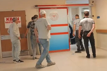 Bursa'da başına demir parçası düşen işçi yaralandı
