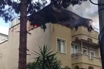Bursa'da çatı yangını paniği