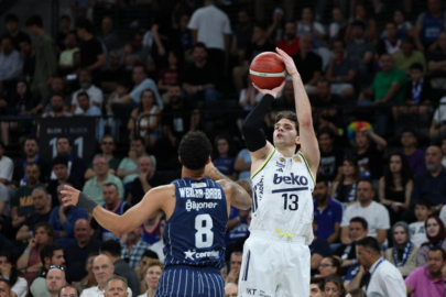 Fenerbahçe final şansını bir sonraki maça bıraktı