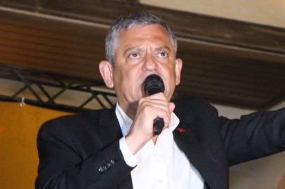 Özgür Özel: "Ne bölünmenin, ne kavganın peşindeyiz"