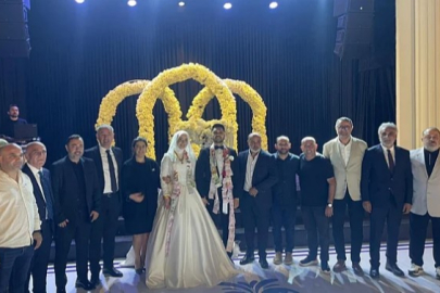 Şirin ve Ekmekci ailelerinin mutlu günü: Zeynep Eslem ve Sadık dünya evine girdi
