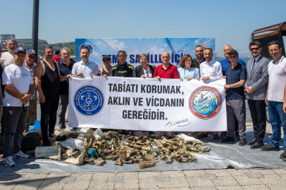 Büyükşehir'den Gemlik'te deniz dibi temizliği