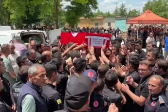 Şehit itfaiye eri Mehmet Tekeli son yolculuğuna uğurlandı