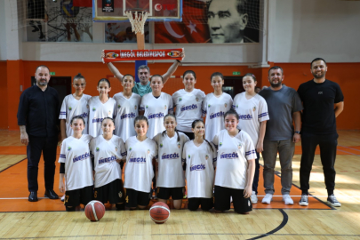 İnegöl Belediyespor U12 Kız Basketbol Takımı Bursa üçüncüsü