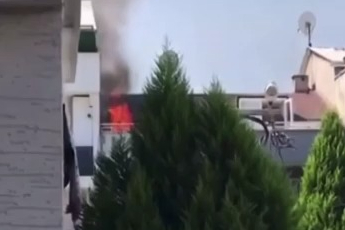 Bursa'da çatı yangını büyümeden söndürüldü