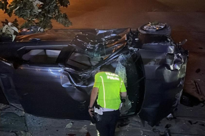Bursa'da sıkıştırılan otomobil takla attı: 4 yaralı, sürücü firarda