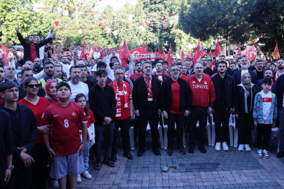 Milli maçta Bursa tek yürek oldu
