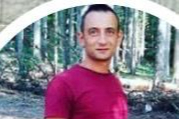 Tamir etmek istediği aracının altında kaldı