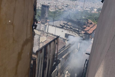Bursa’da 4 ev alevlere teslim oldu