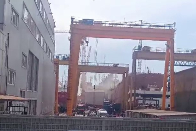 Tersanede bakımdaki gemide yangın paniği