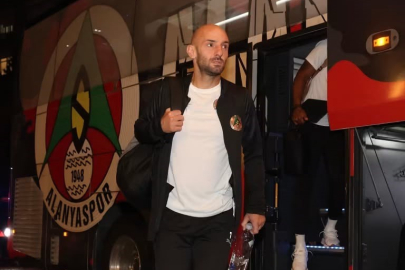 Alanyaspor, kaptan Efecan Karaca ile yollarını ayırdı