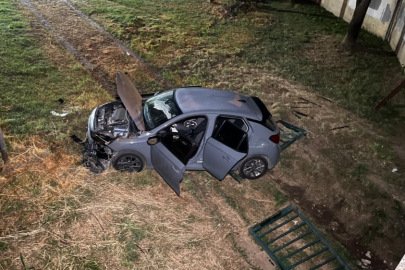 Bursa'da kontrolünü kaybeden sürücü dereye uçtu: 1 yaralı