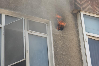 Davlumbazdan çıkan yangın mahalleyi ayağa kaldırdı