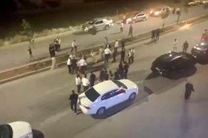 Düğün konvoyunda tekmeli, yumruklu kavga