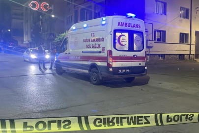 Sözlü tartışma bıçaklı kavgaya döndü: 1’i ağır 4 yaralı
