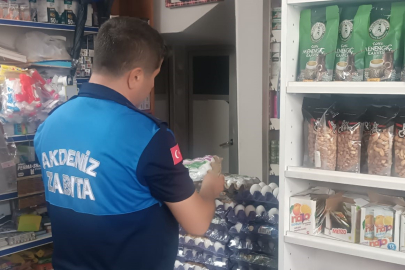 Akdeniz'de son kullanma tarihi geçmiş 230 gıda ürünü imha edildi