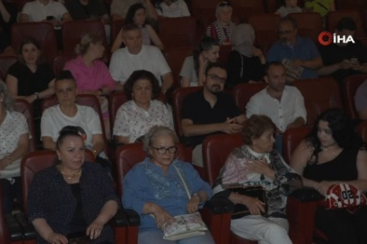 Osmangazi’de gençlerin tiyatro performansı damga vurdu