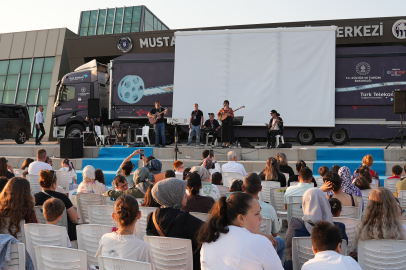 Bursa’nın kültürel birikimi festivalde ziyaretçilerle buluşmaya devam ediyor