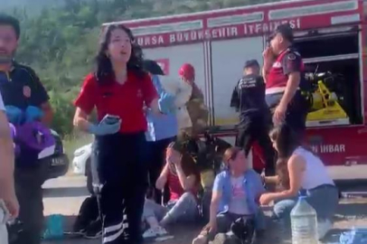Gemlik'te işçi servisi ile otomobil çarpıştı: Çok sayıda yaralı var