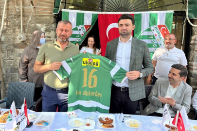 Bursaspor Başkanı Enes Çelik Kapalı Çarşı’da esnafla buluştu