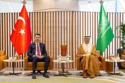 Bakan Kurum, Suudi bakanlar El-Hukeyl ve Al Suud ile görüştü