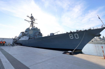 ABD Savaş Gemisi 'USS Roosevelt' Mersin Limanı'na demirledi