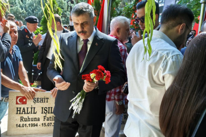 Bakan Çiftçi 15 Temmuz Şehitliği'ndeki anma programına katıldı