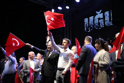Bursa'da 'Demokrasi ve Bayrak Yürüyüşü'
