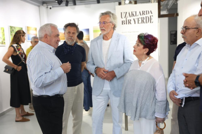 'Uzaklarda Bir Yerlerde' sergisi Bursa'da açıldı