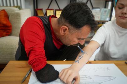 İki kolunu kaybetti, KAAN'ın görsel modelleyicisi oldu