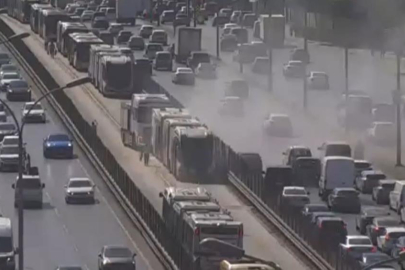 Metrobüste yangın paniği