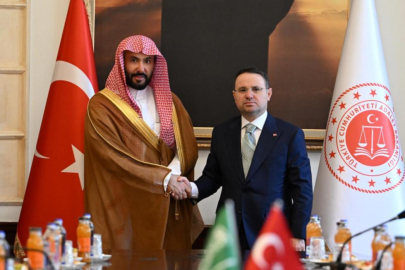 Bakan Gürlek, Suudi mevkidaşı Al Smani ile bir araya geldi