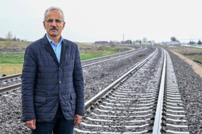 Bakan Uraloğlu: Banliyö hattı 52 kilometreye ulaşacak