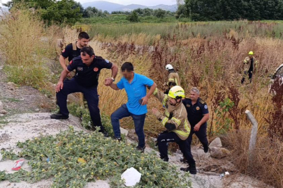 Bursa'da tarlaya uçan kamyonetin sürücüsü yaralandı