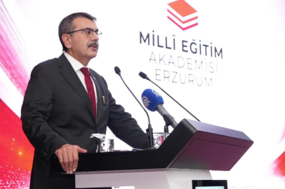 Bakan Tekin: "Hayatın çok hızlı değiştiği bir dönemi yaşıyoruz"