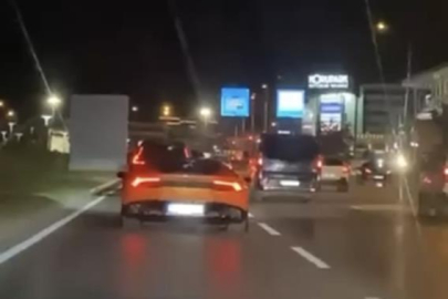 Bursa'da lüks otomobil kazaya karıştı, sürücü kaçtı