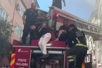 Bursa'da yangın paniği: Engelli çocuk son anda kurtarıldı